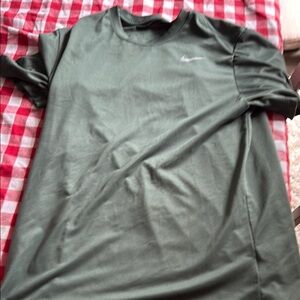 Nike Green Short Sleeve Tee Casual Comfort